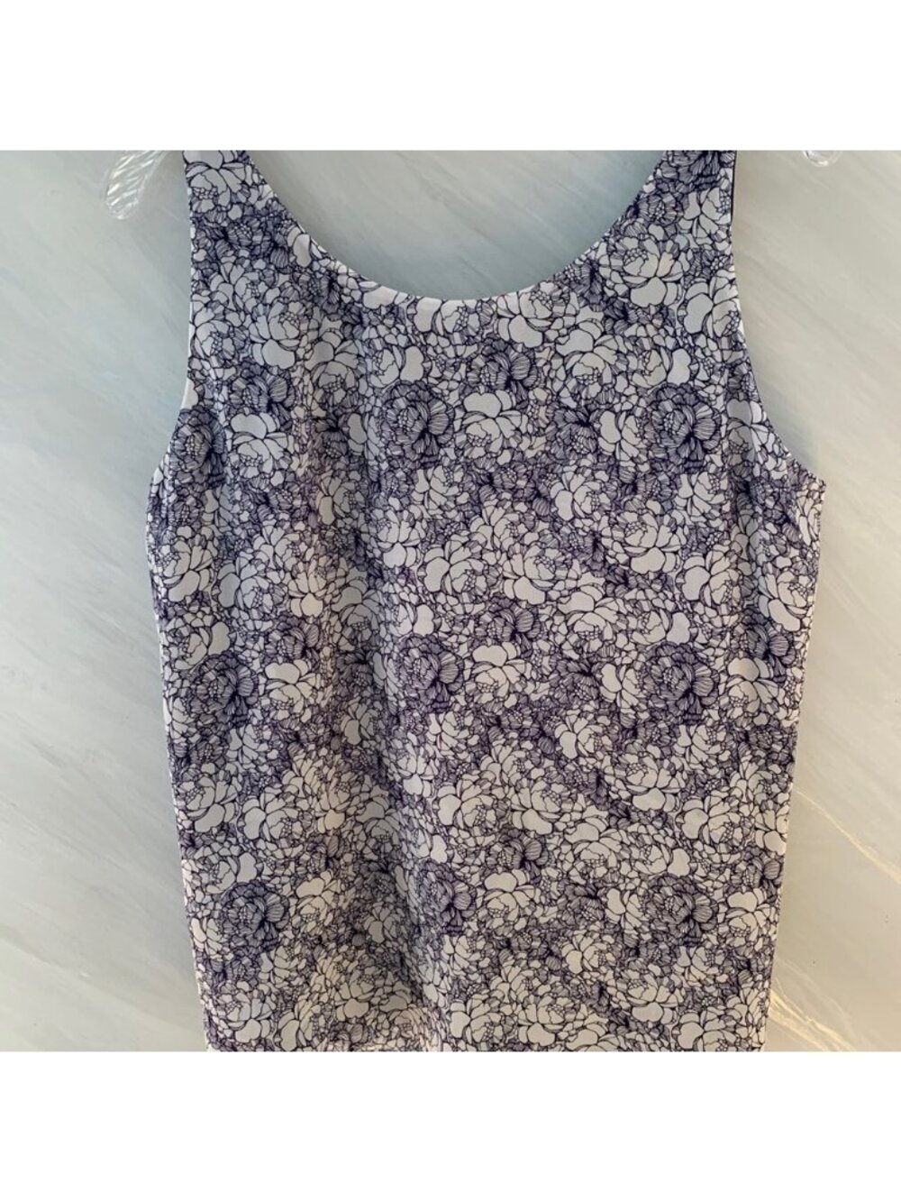 Blue & White Floral Sleeveless Blouse - Picture 2 of 4
